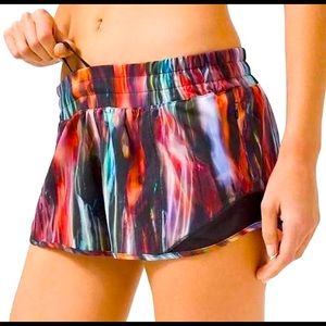lulu size 2 low waist 2.5in shorts